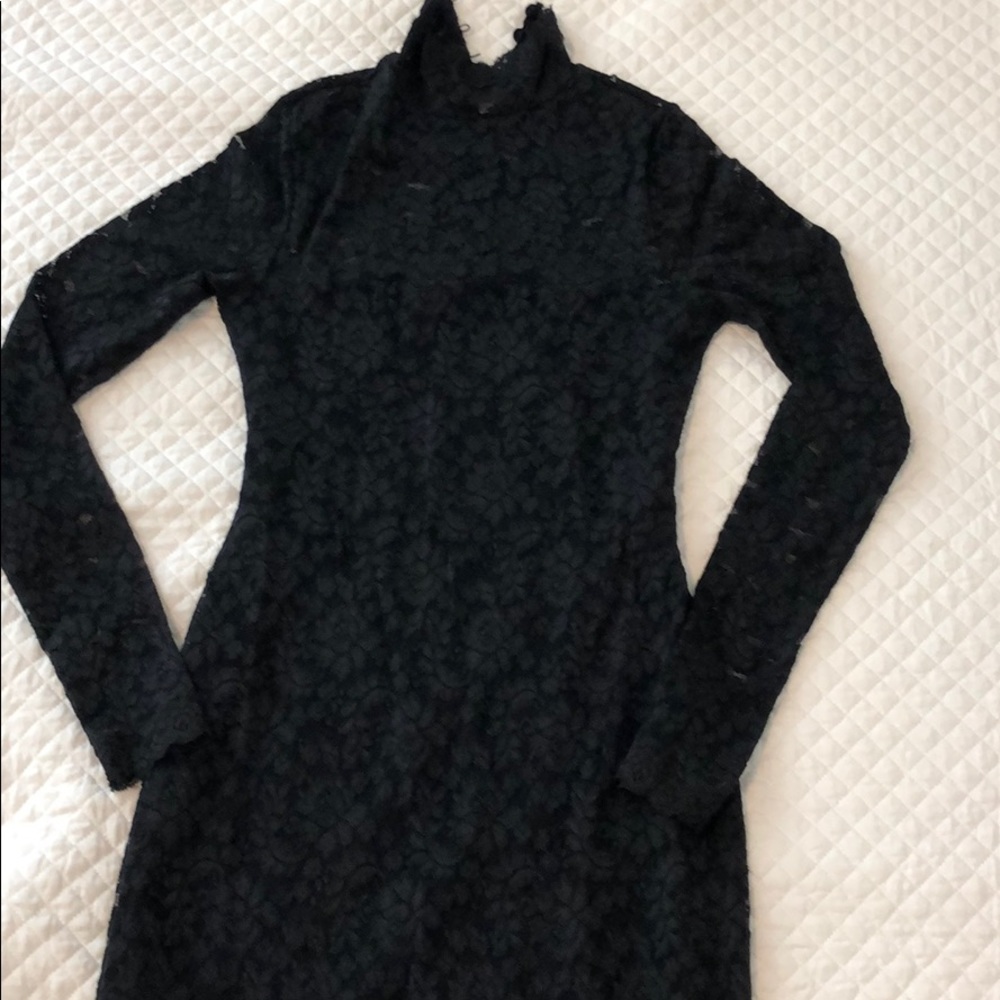 Open back lace body on dress